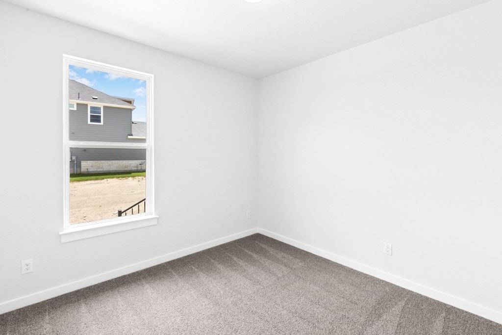 Image 21 of 28 For 1518 Bluff Path