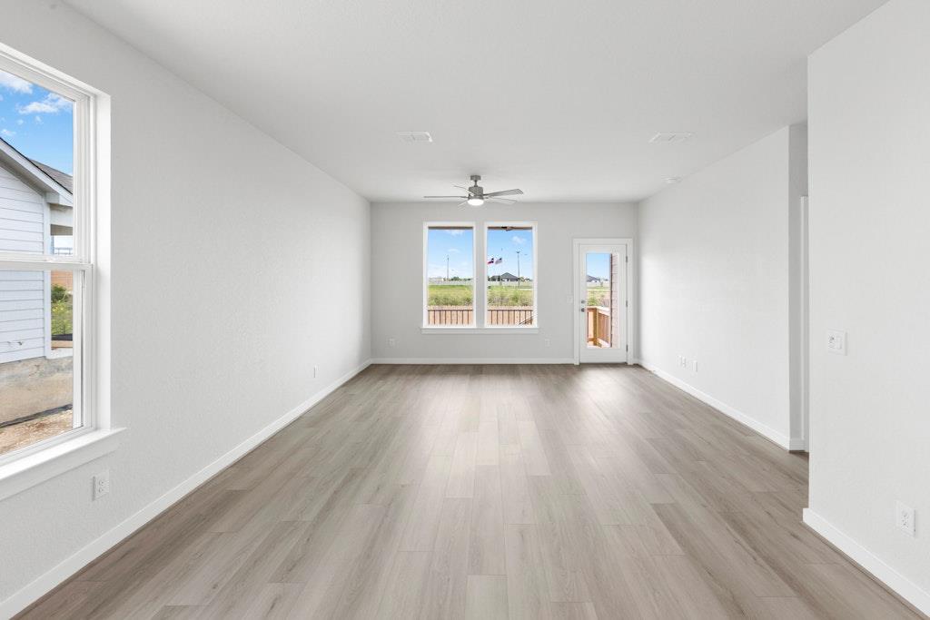 Image 5 of 28 For 1518 Bluff Path