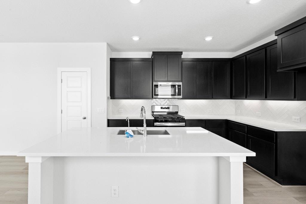 Image 8 of 28 For 1518 Bluff Path