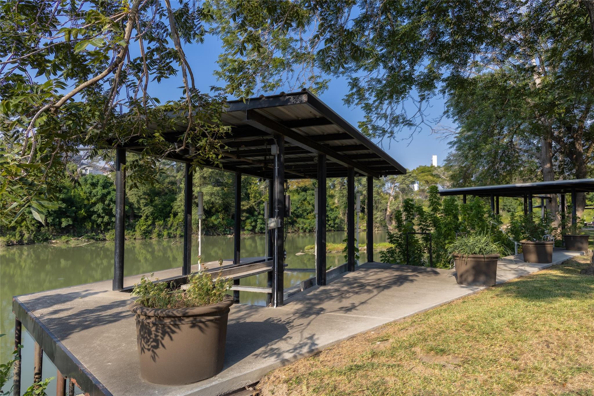 Image 22 of 26 For 120 Erskine Ferry Rd