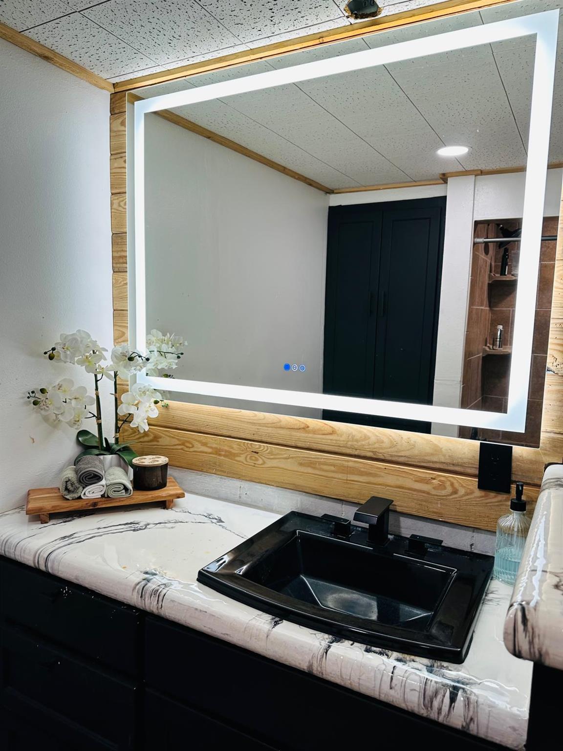 Image 33 of 38 For 1696 Fm 884  