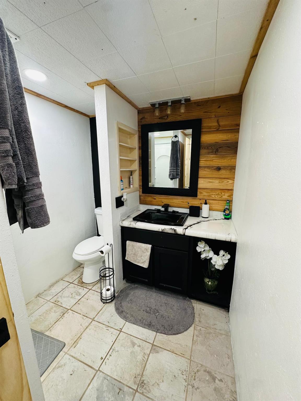 Image 36 of 38 For 1696 Fm 884  