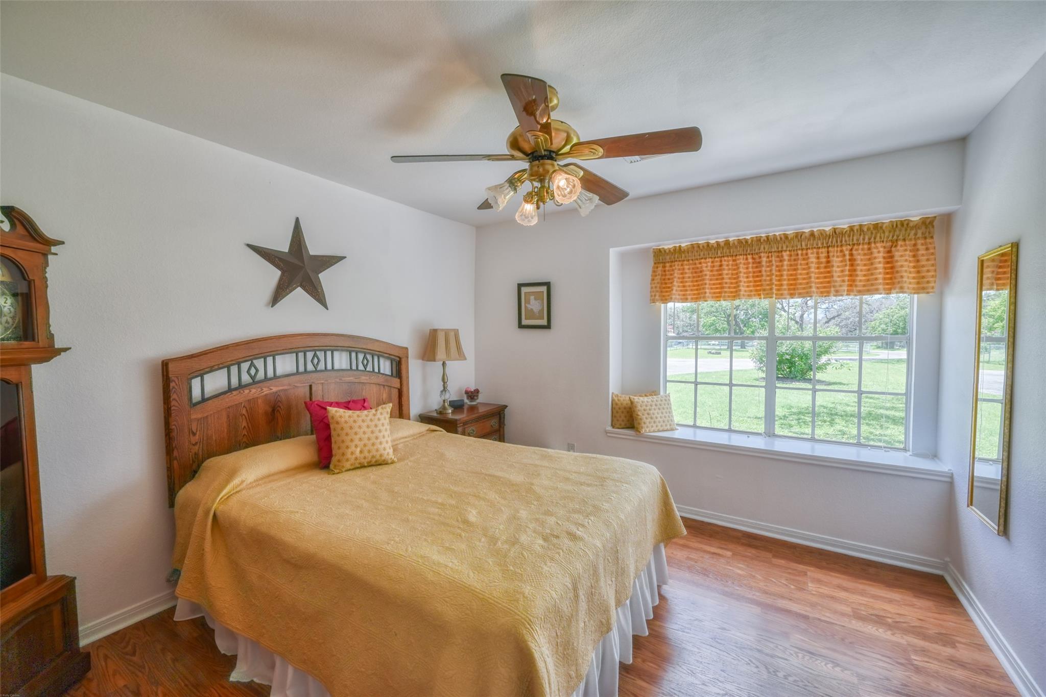 Image 26 of 40 For 504 Avenue N