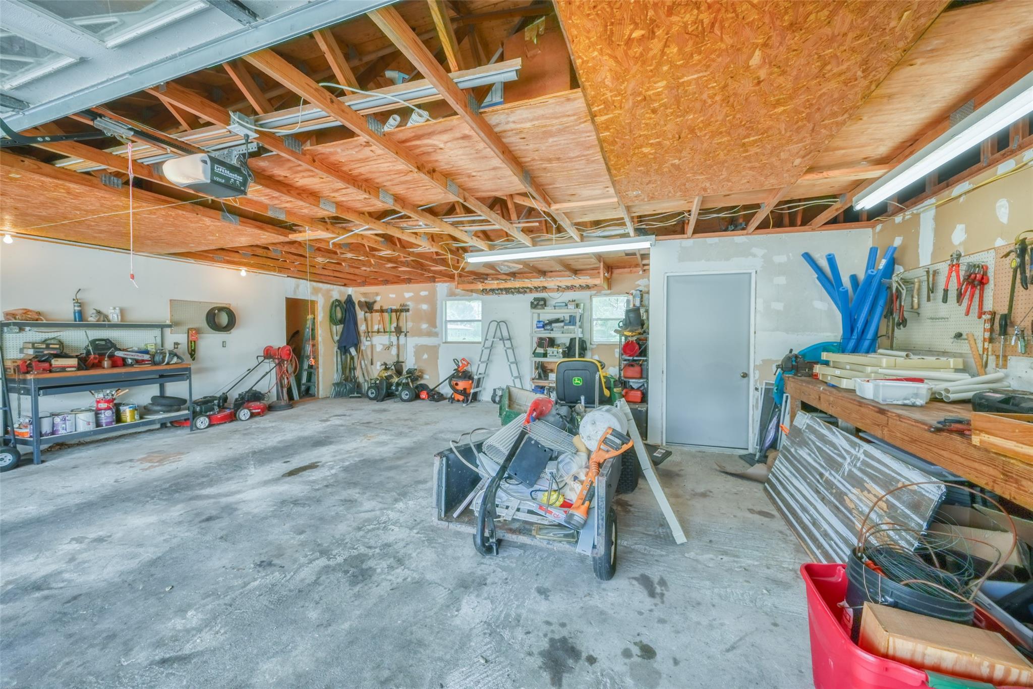 Image 32 of 40 For 504 Avenue N