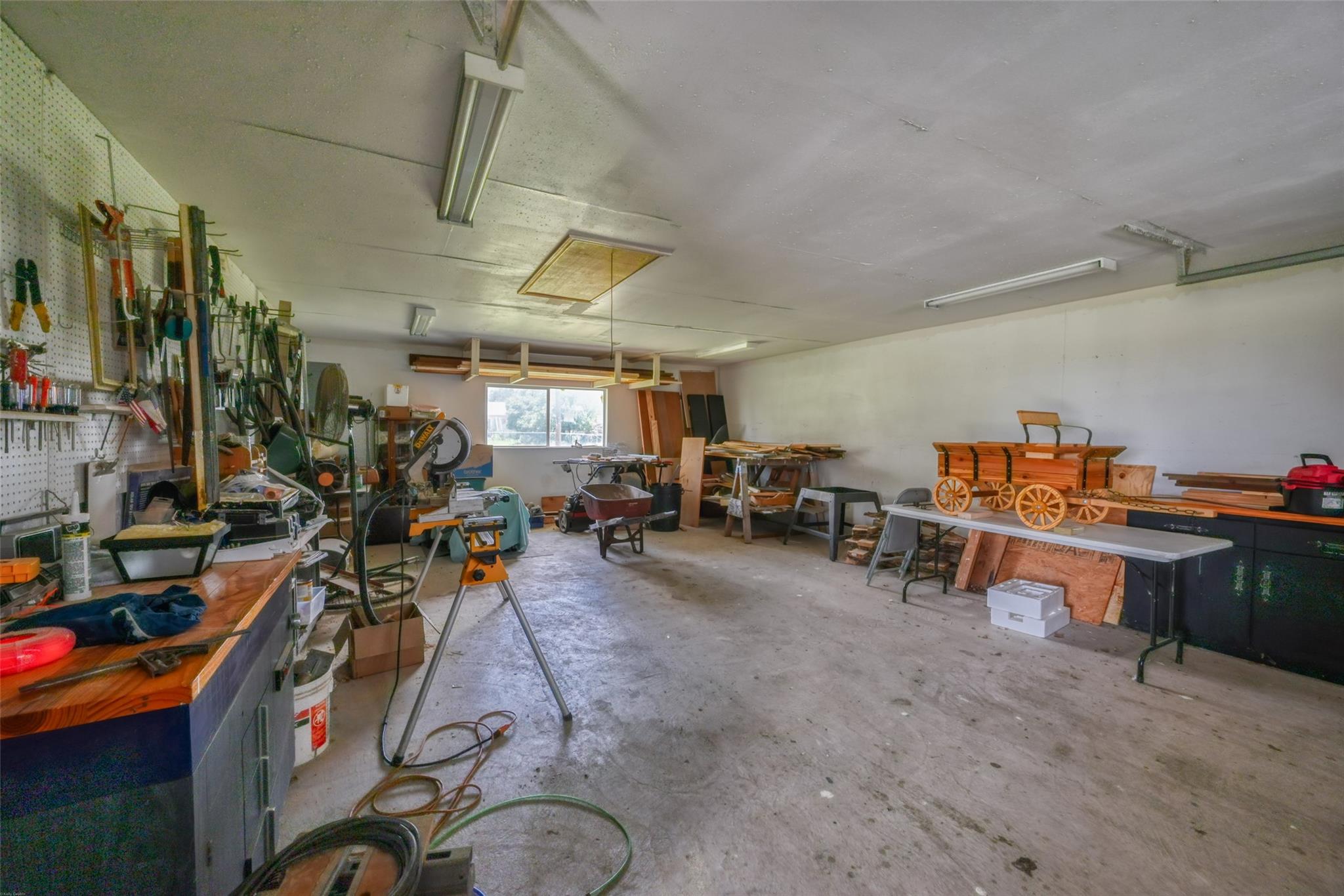 Image 33 of 40 For 504 Avenue N