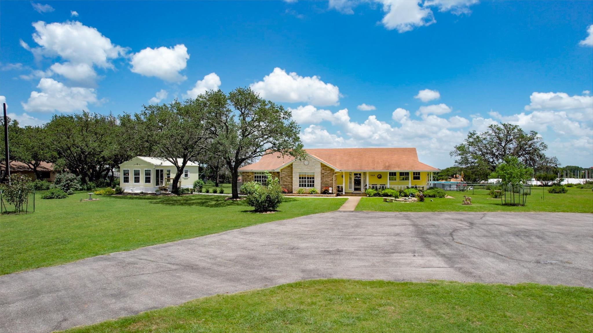 Image 34 of 40 For 504 Avenue N