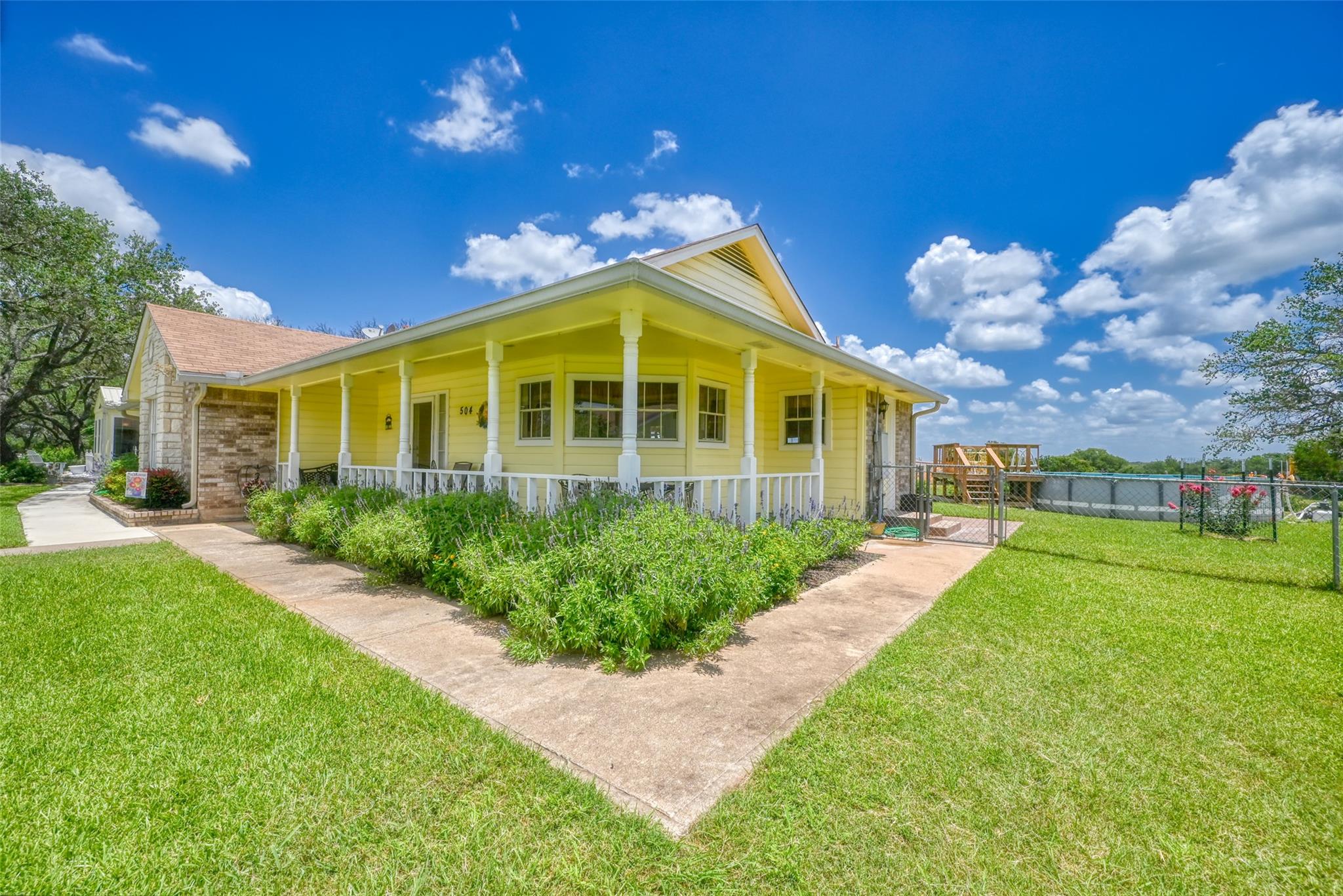 Image 4 of 40 For 504 Avenue N