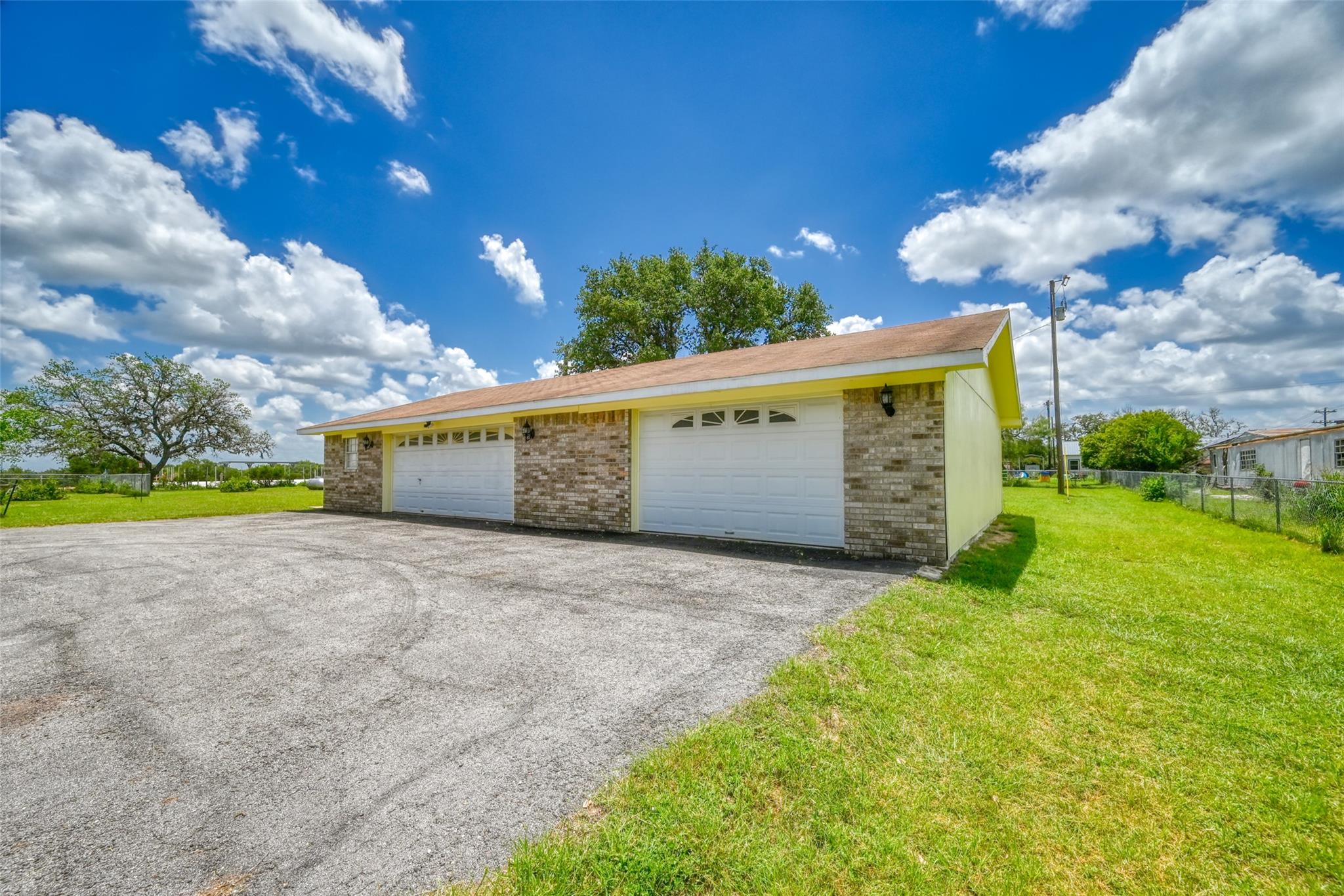 Image 5 of 40 For 504 Avenue N