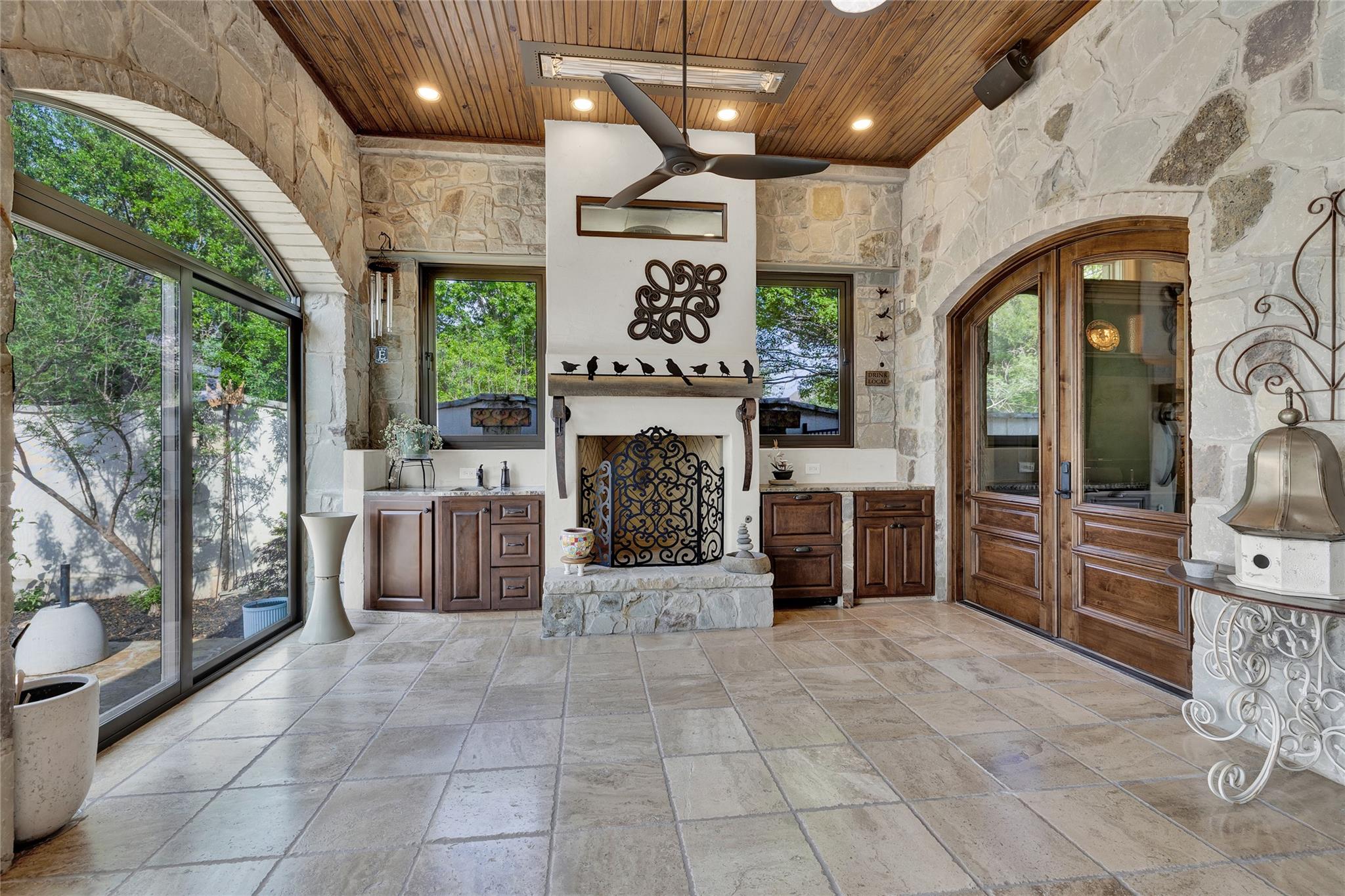 Image 20 of 40 For 1379 Bellesop Blvd
