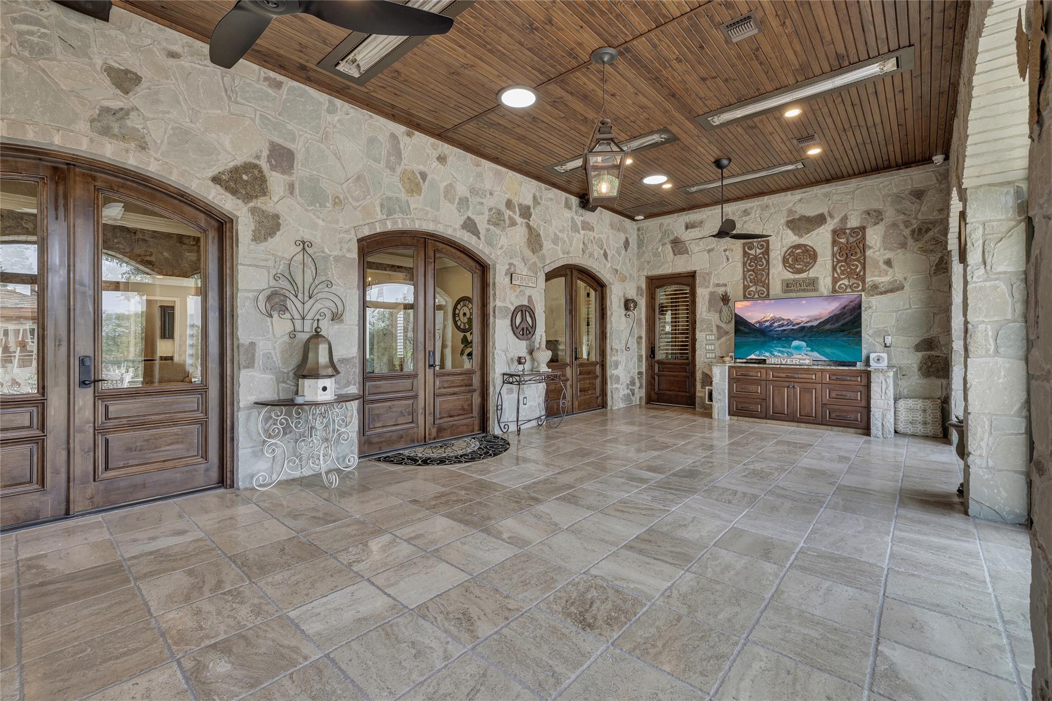 Image 21 of 40 For 1379 Bellesop Blvd