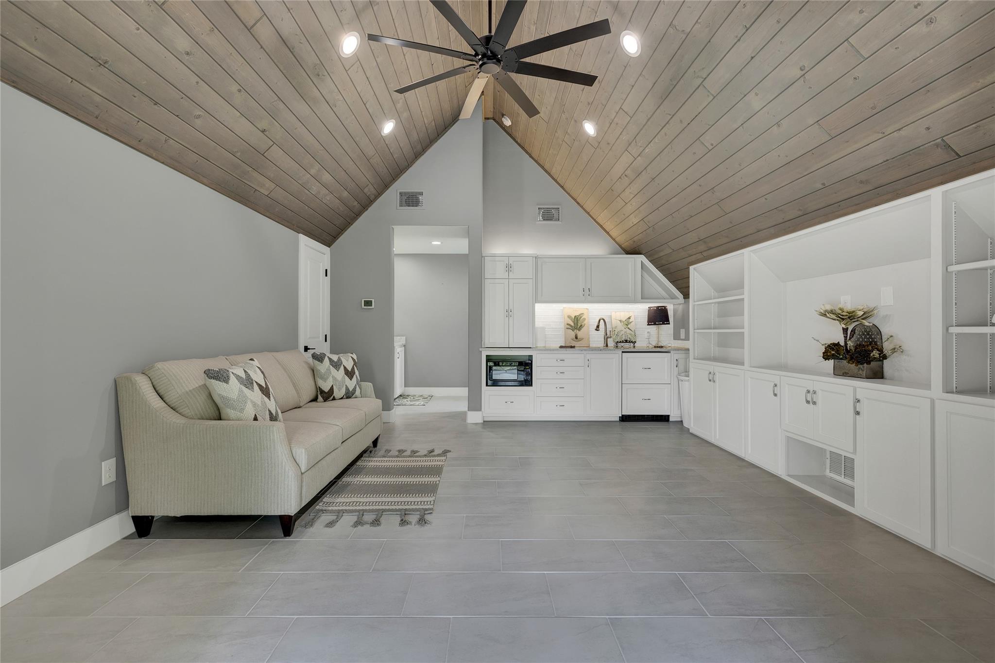 Image 33 of 40 For 1379 Bellesop Blvd