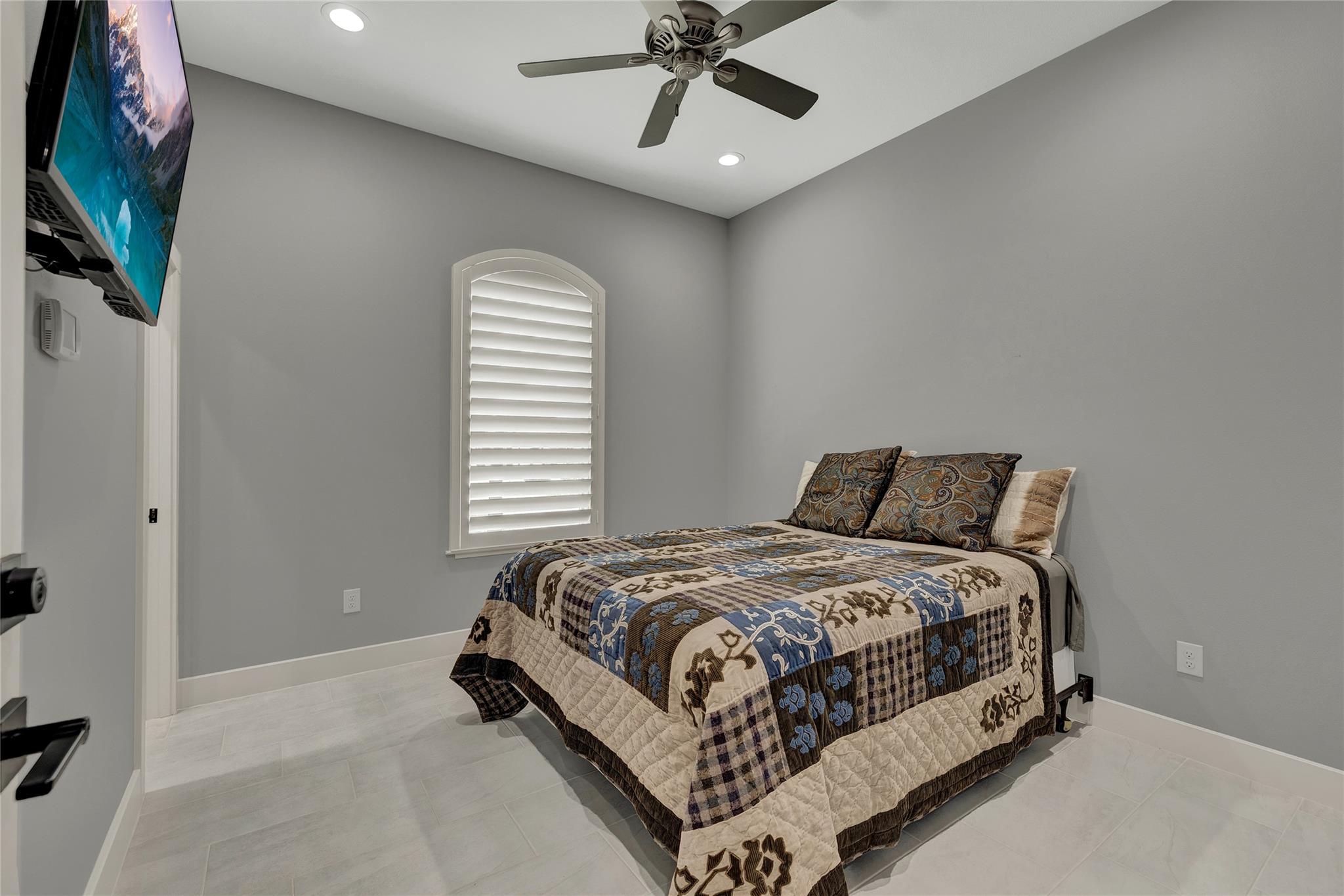 Image 37 of 40 For 1379 Bellesop Blvd