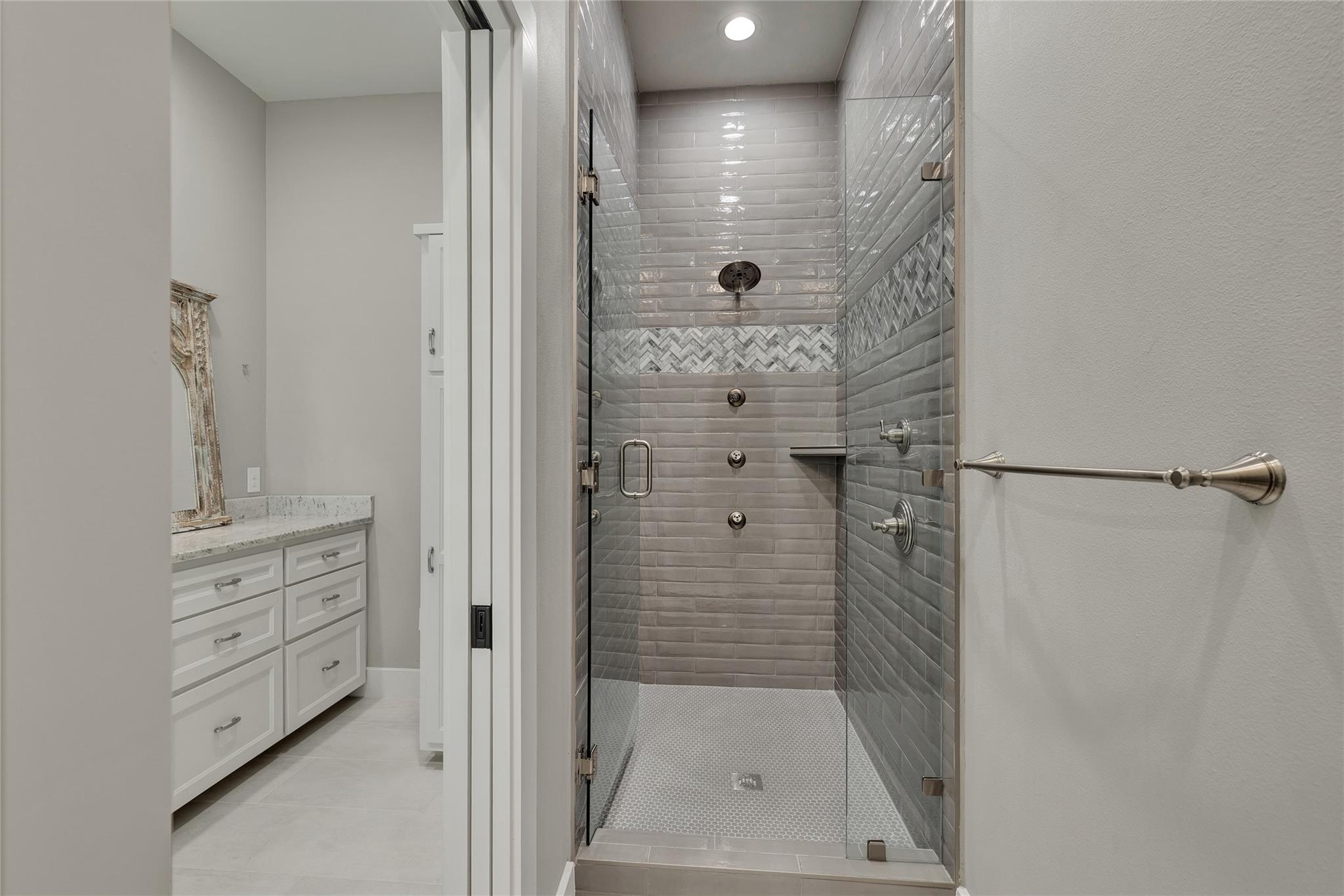 Image 38 of 40 For 1379 Bellesop Blvd