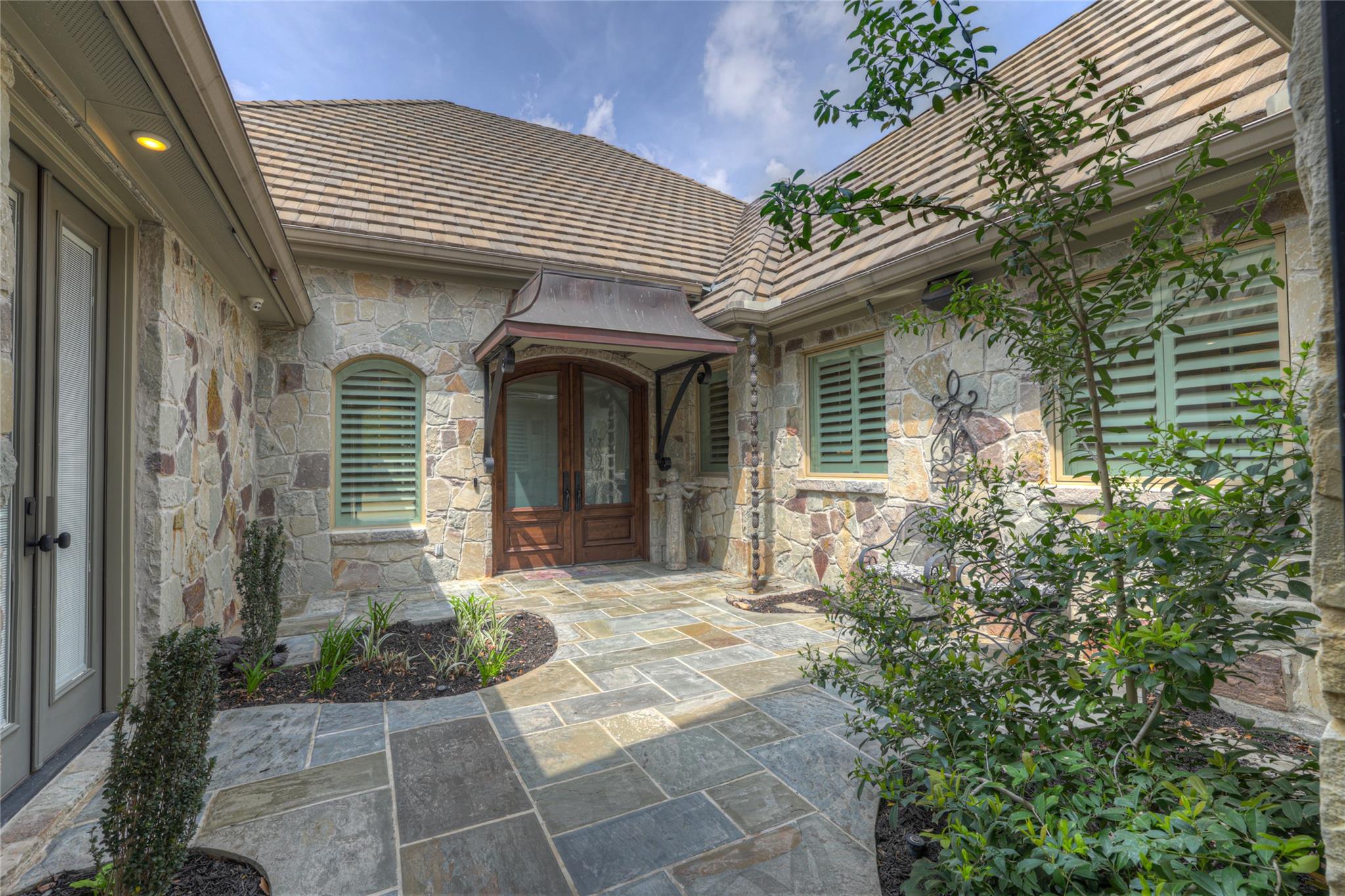 Image 4 of 40 For 1379 Bellesop Blvd