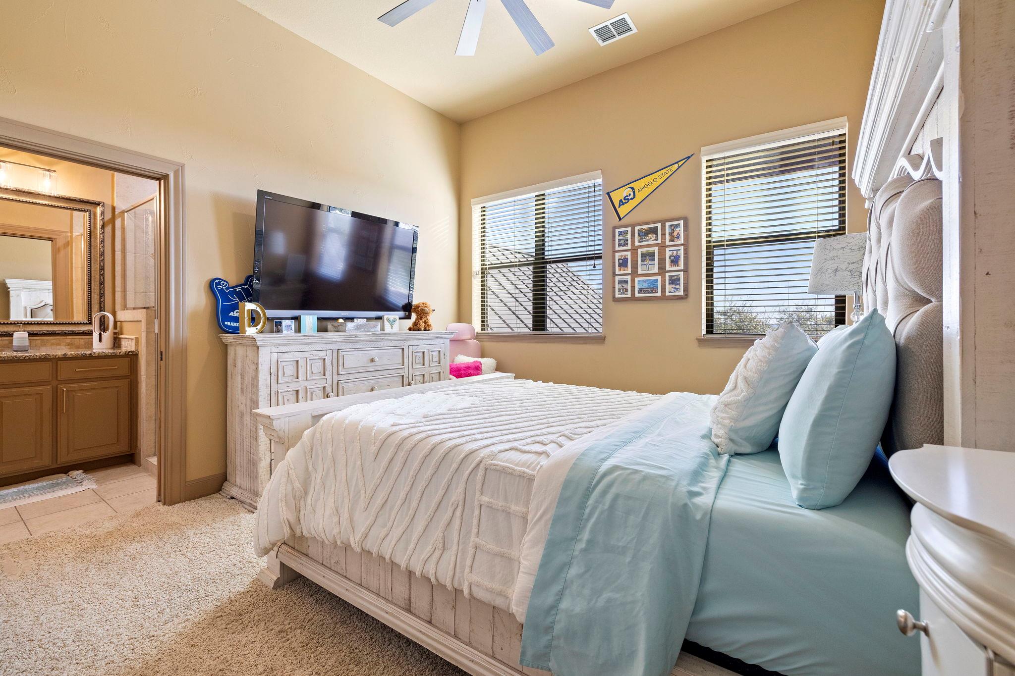 Image 24 of 40 For 1941 Canyon Curve Curv