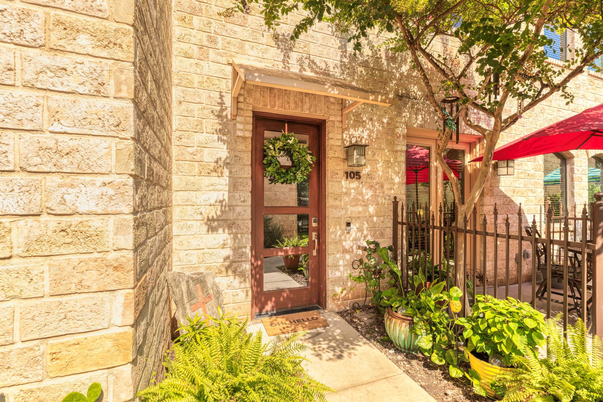 Image 10 of 34 For 1202 Flores St 105