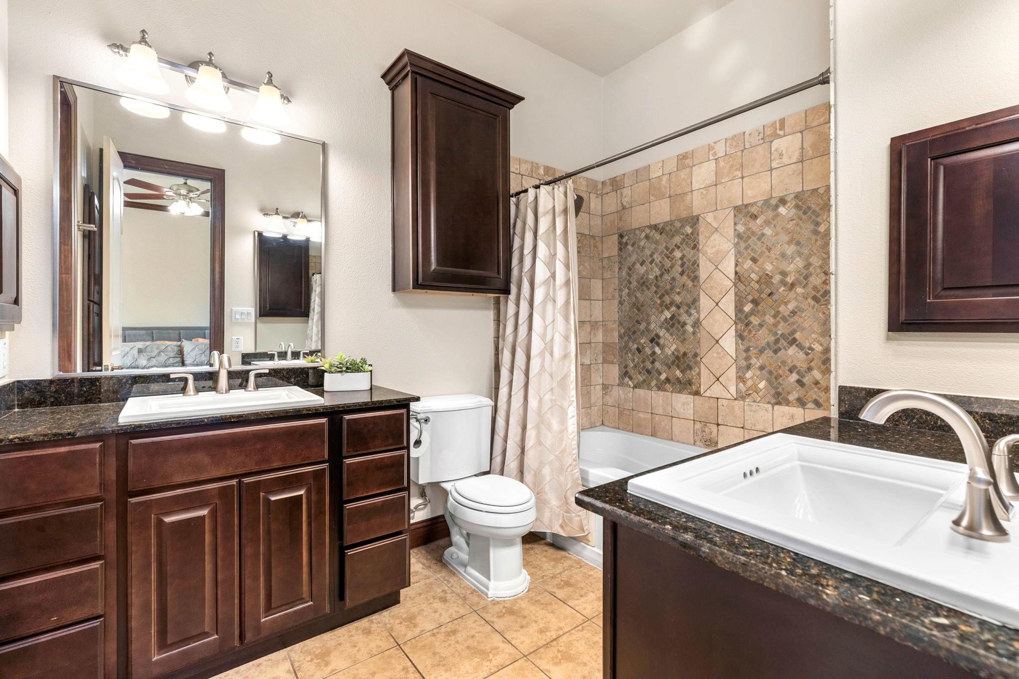 Image 24 of 34 For 1202 Flores St 105