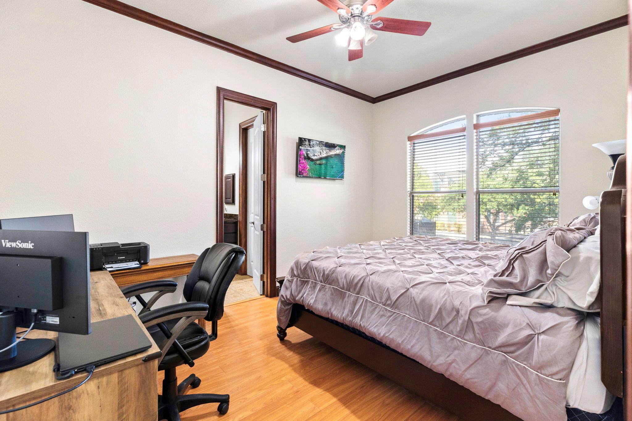 Image 26 of 34 For 1202 Flores St 105