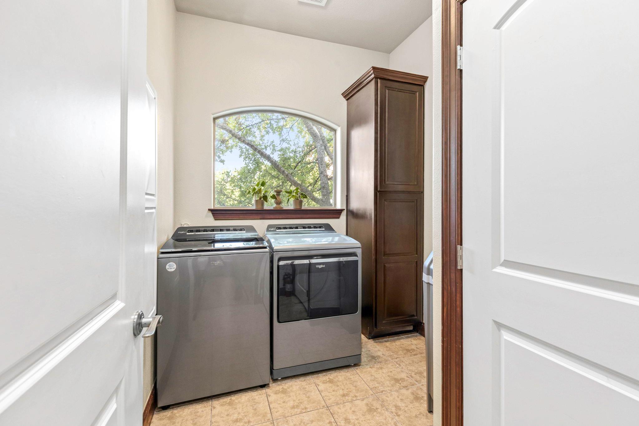 Image 29 of 34 For 1202 Flores St 105