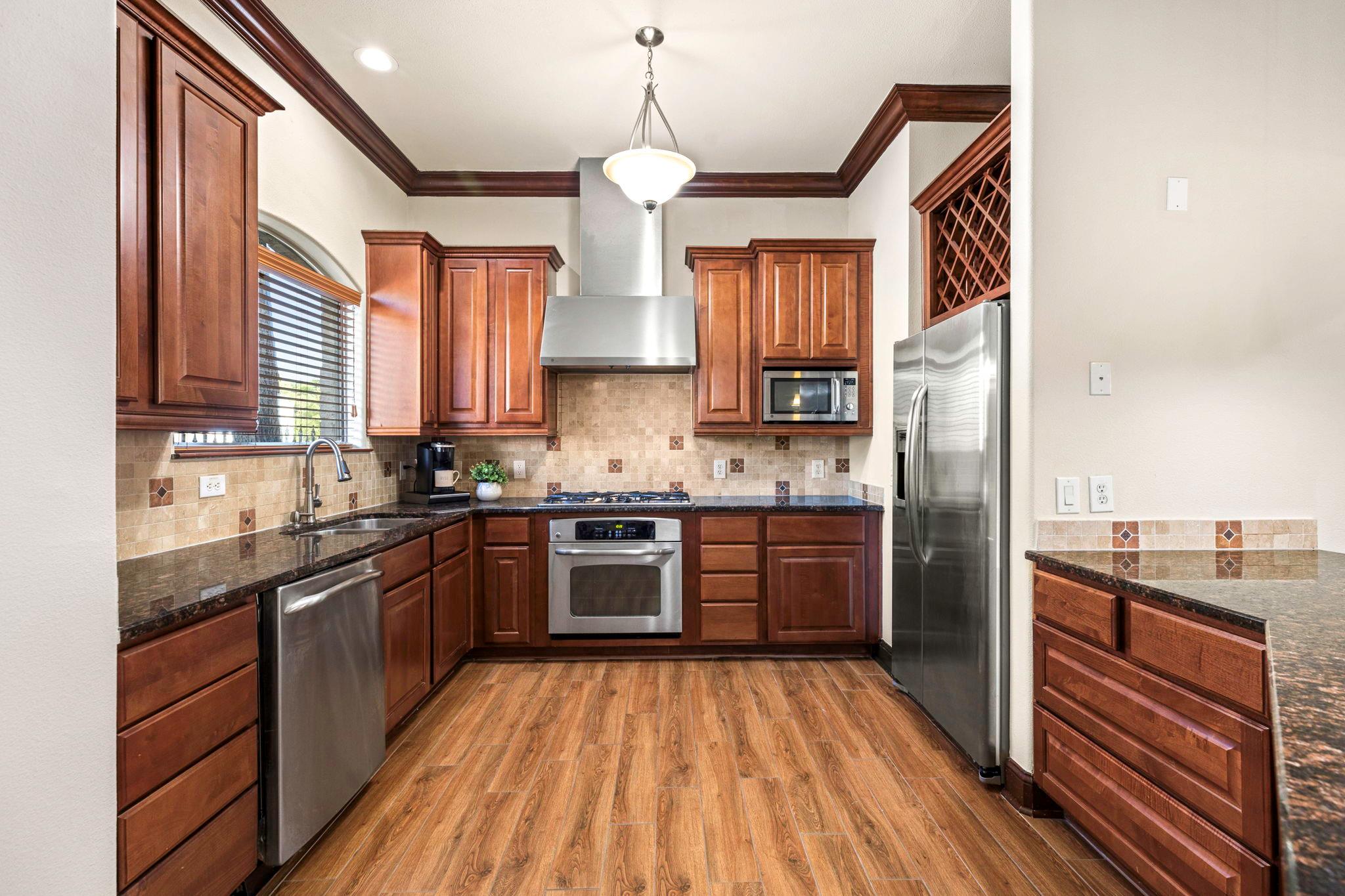 Image 3 of 34 For 1202 Flores St 105