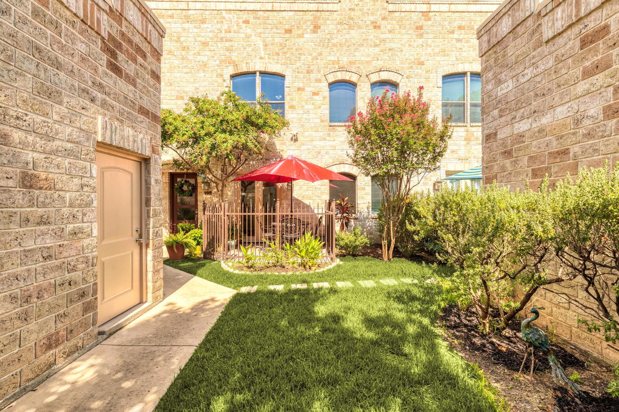 Image 30 of 34 For 1202 Flores St 105