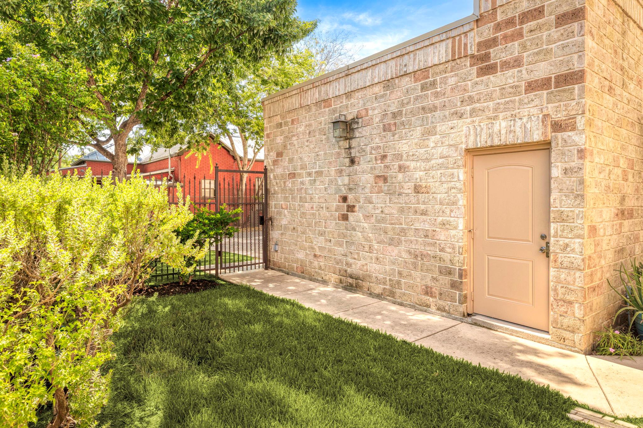 Image 33 of 34 For 1202 Flores St 105