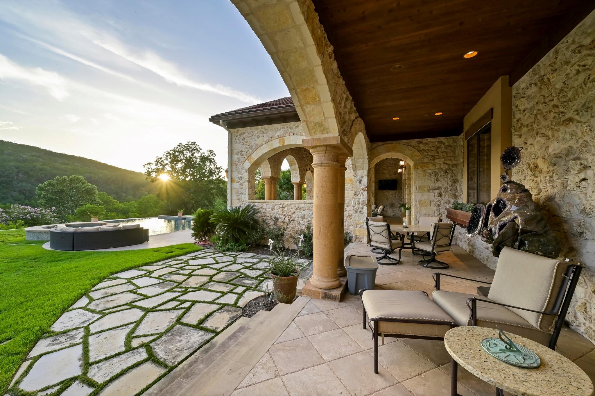 Image 17 of 39 For 13322 Shore Vista Dr