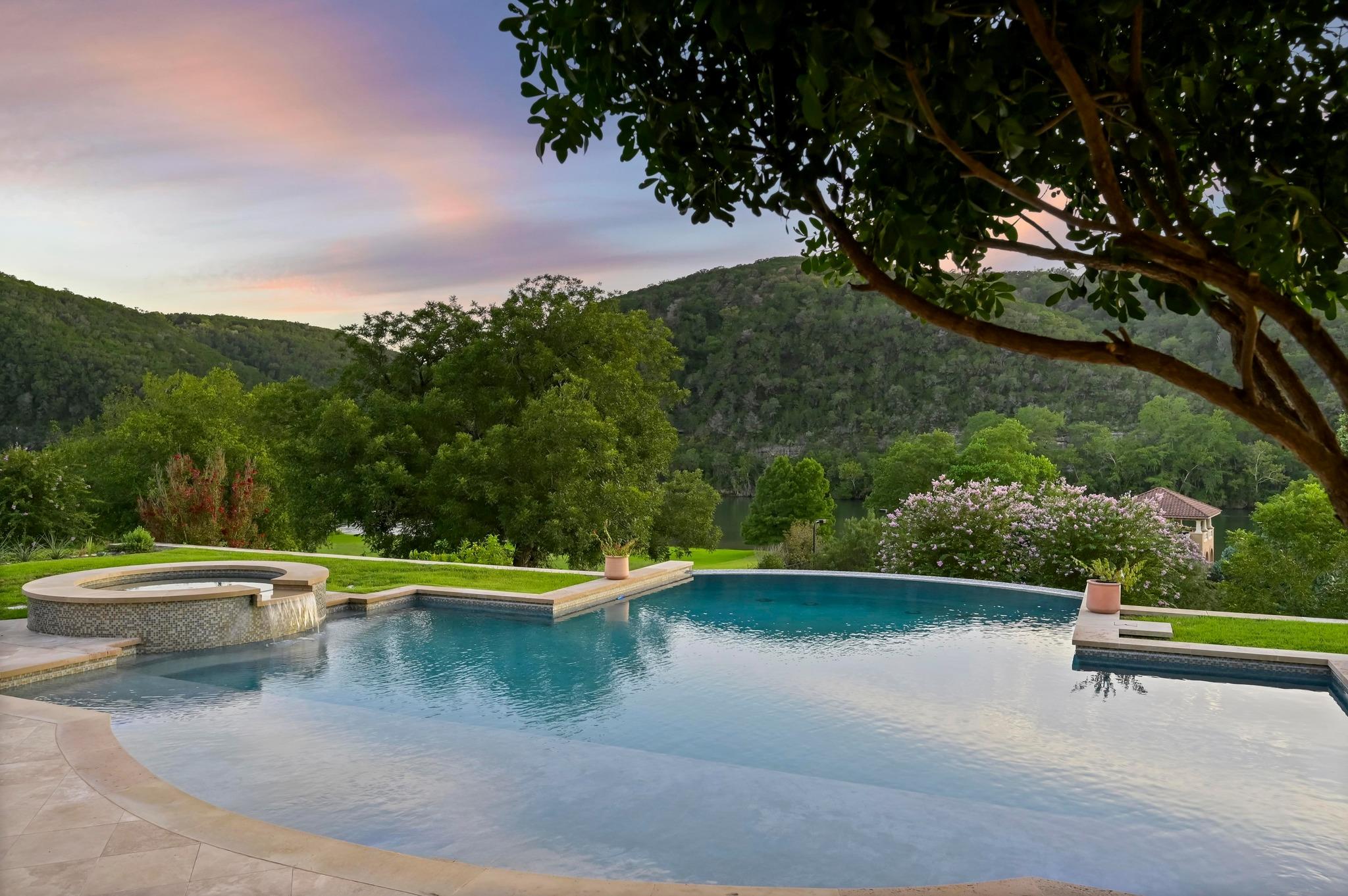 Image 21 of 39 For 13322 Shore Vista Dr