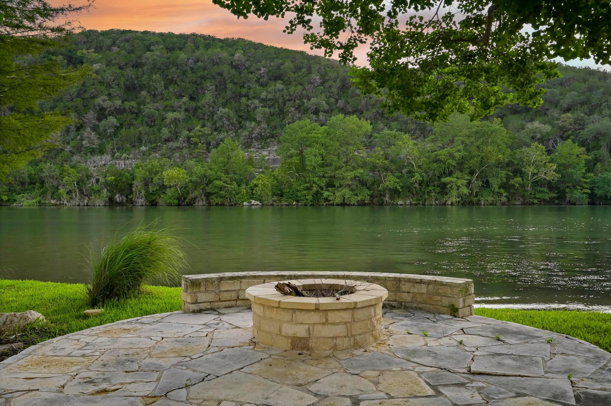 Image 29 of 39 For 13322 Shore Vista Dr