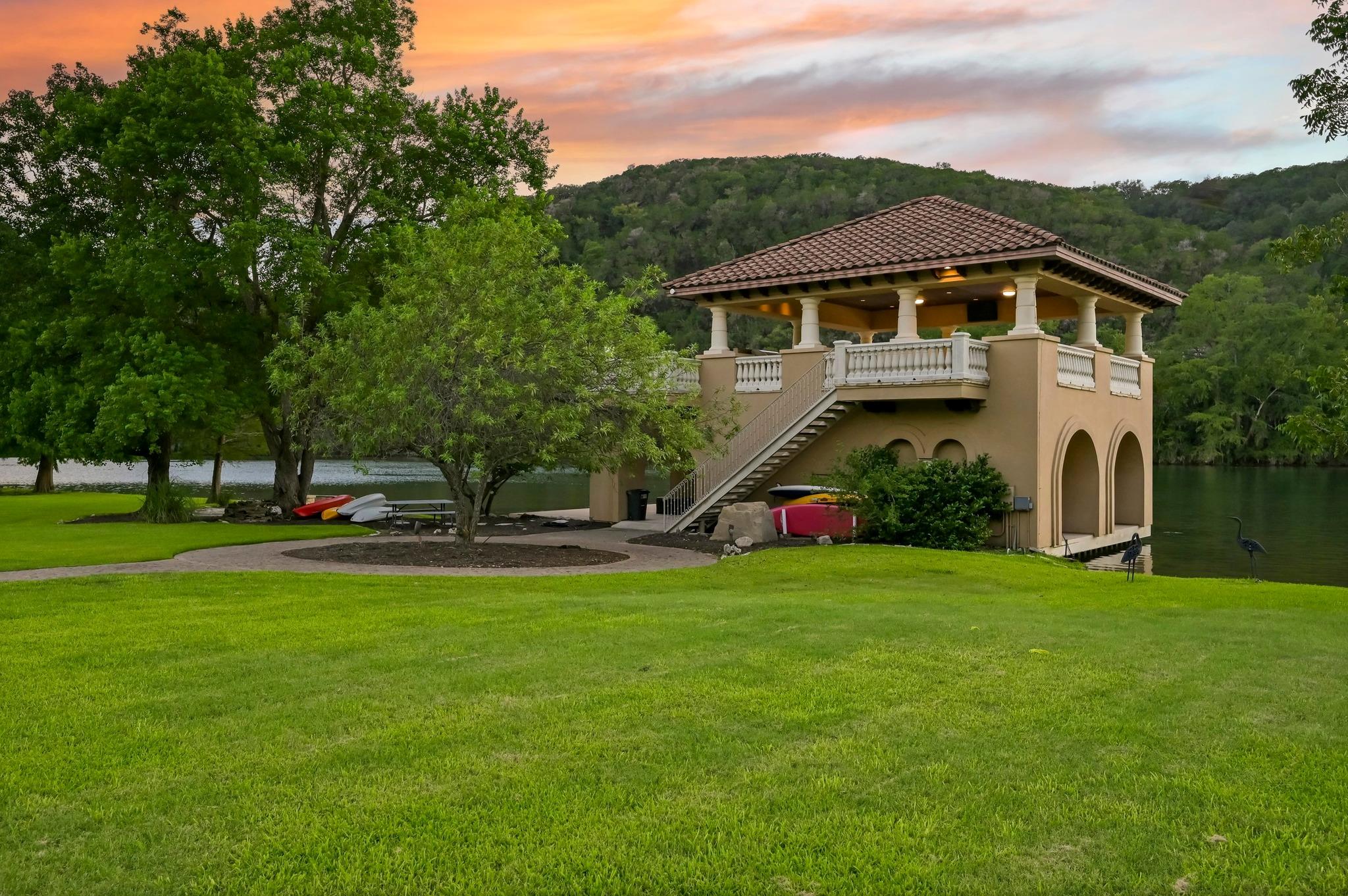 Image 30 of 39 For 13322 Shore Vista Dr