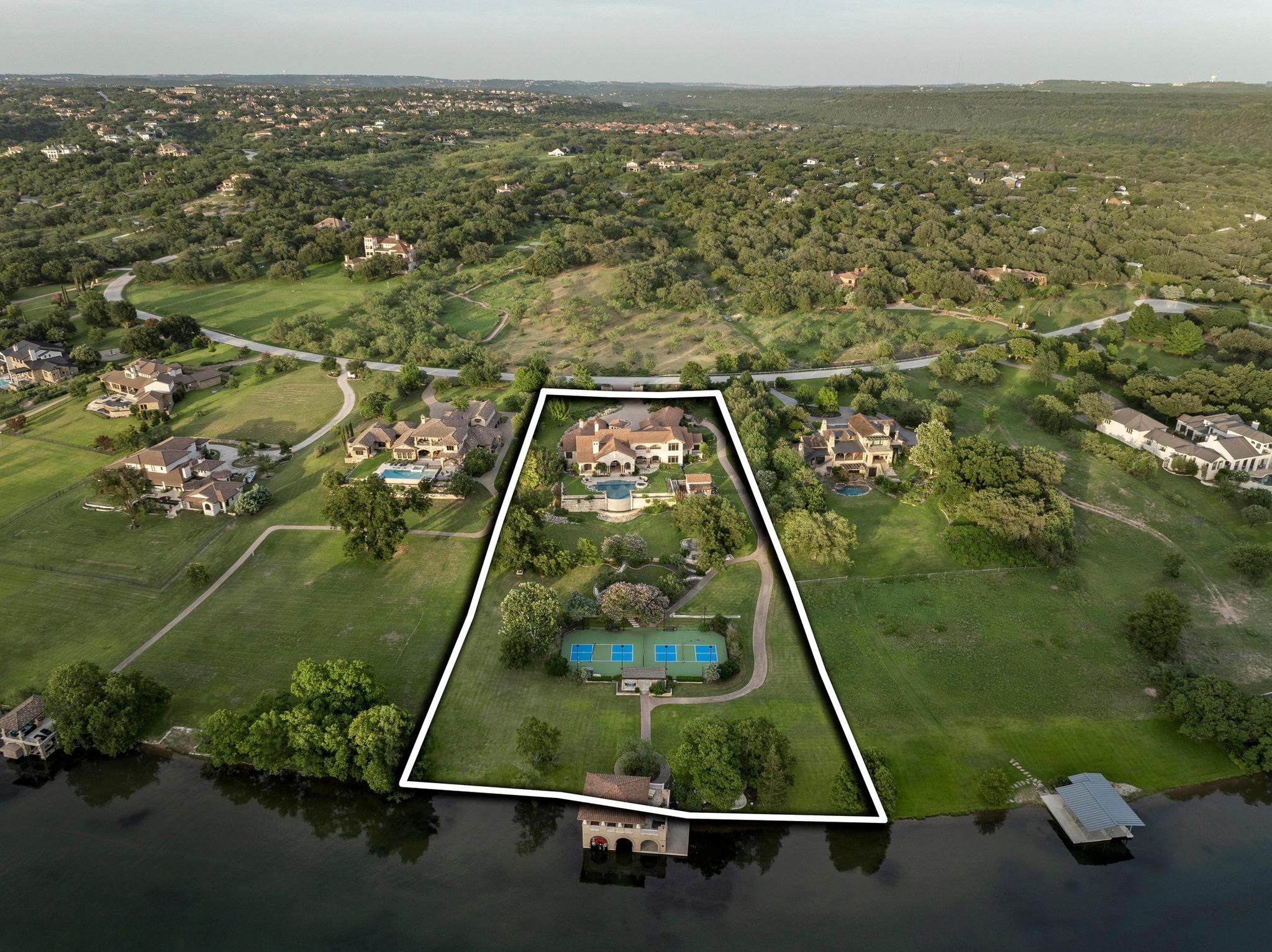 Image 33 of 39 For 13322 Shore Vista Dr