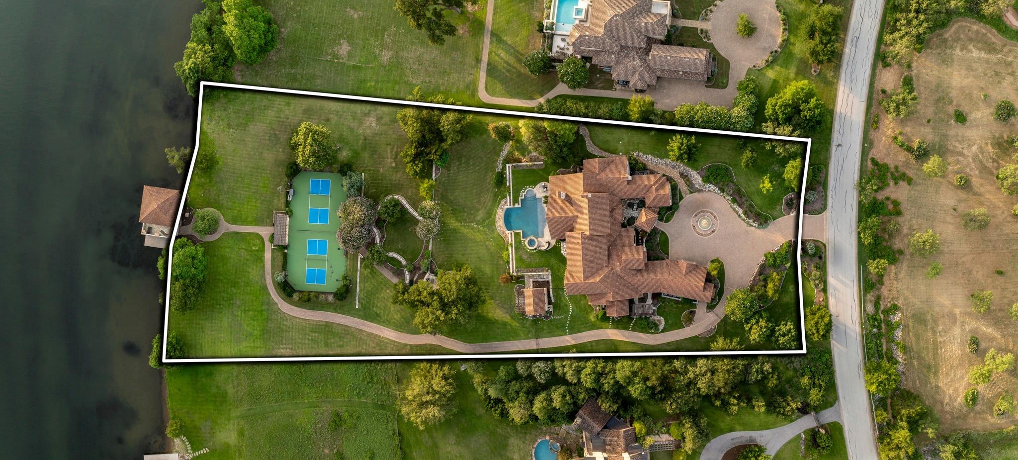 Image 35 of 39 For 13322 Shore Vista Dr