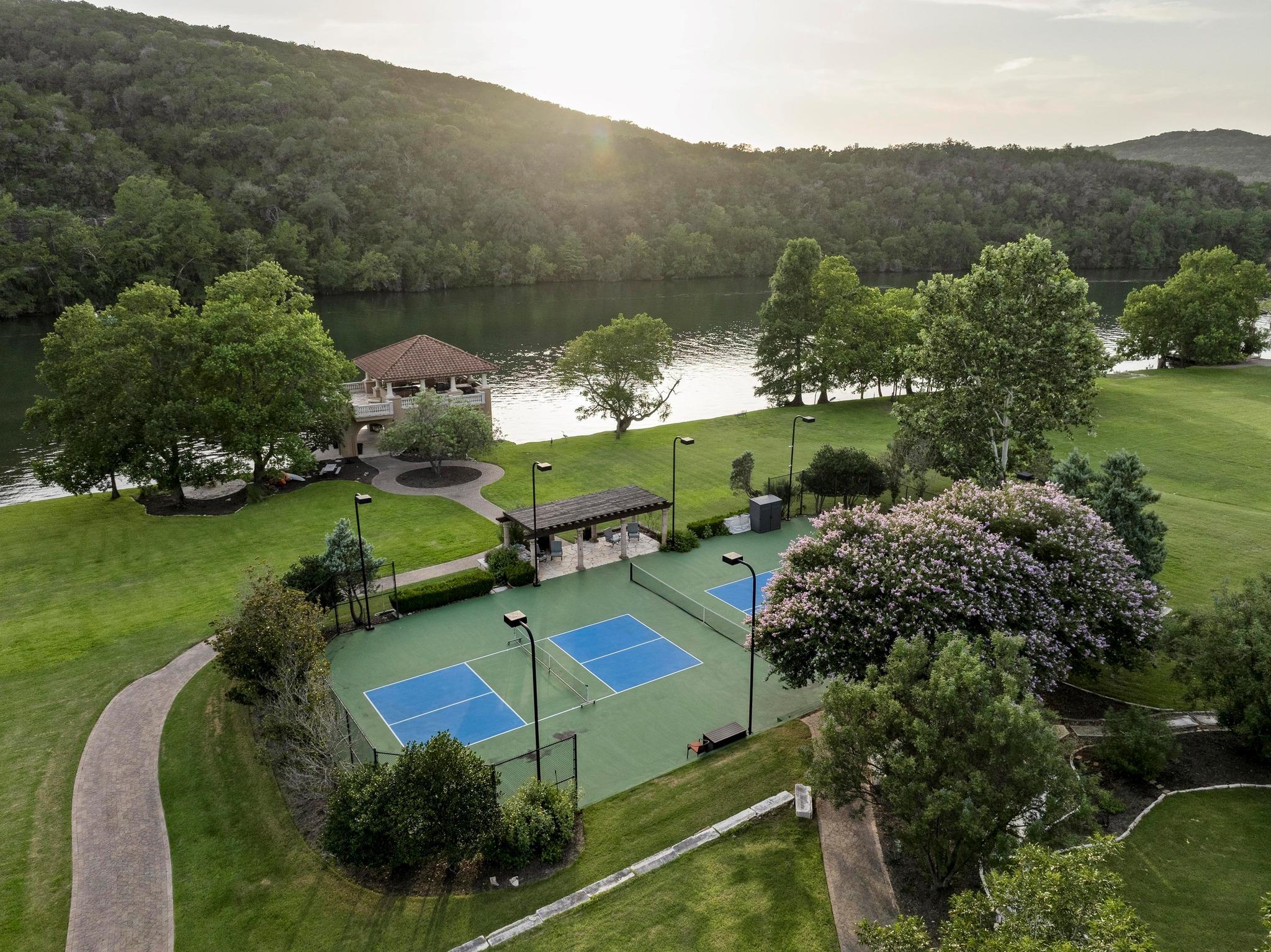 Image 36 of 39 For 13322 Shore Vista Dr