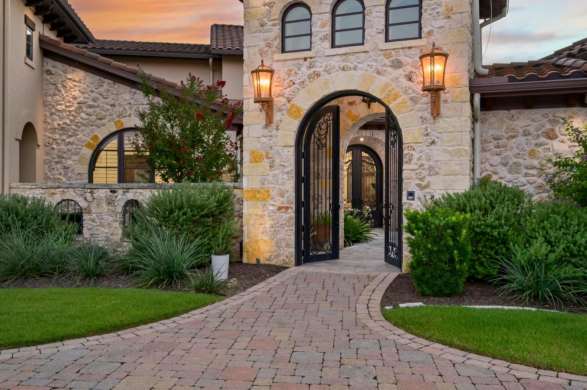 Image 8 of 39 For 13322 Shore Vista Dr