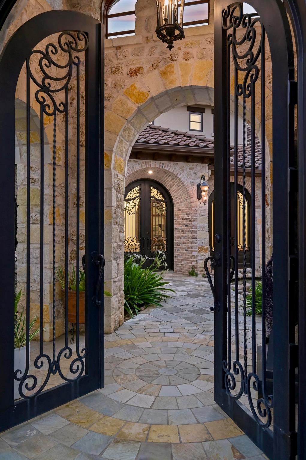 Image 9 of 39 For 13322 Shore Vista Dr