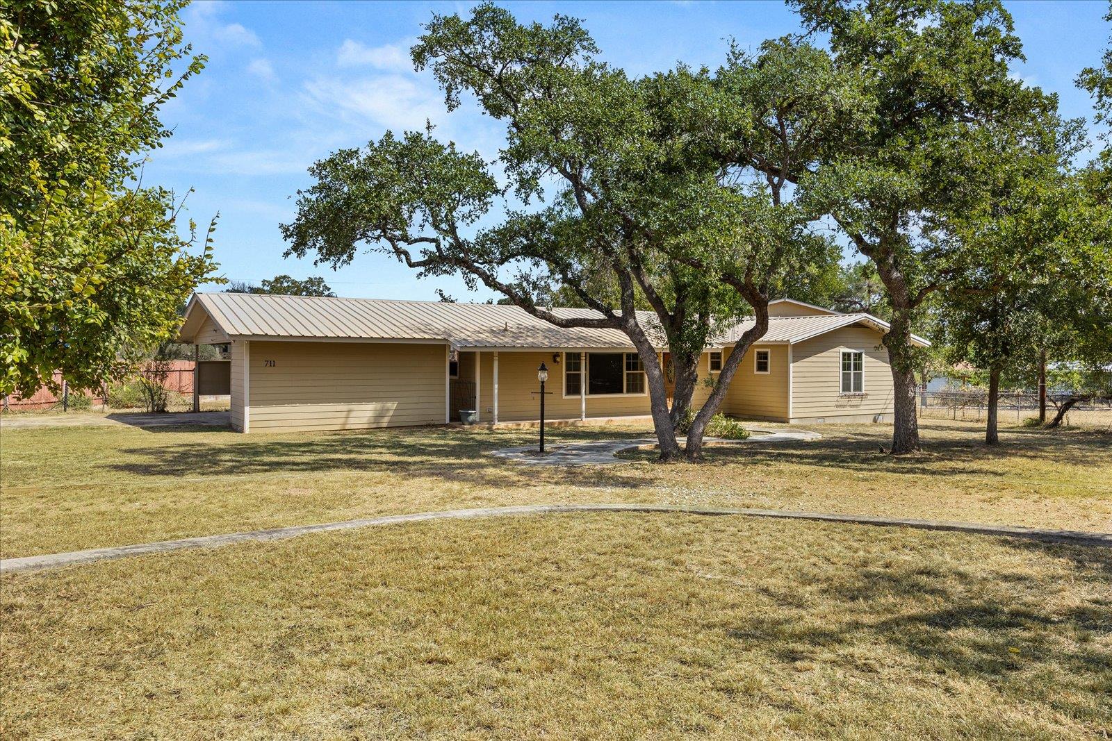 Details for 711 Creek Rd, Comfort, TX 78013
