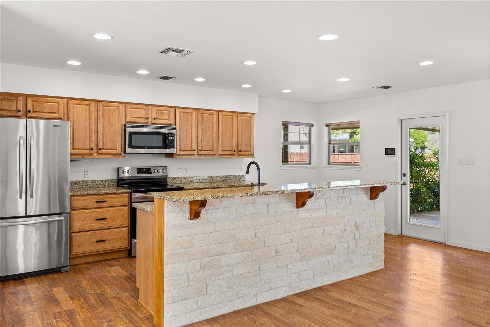 Image 10 of 38 For 711 Creek Rd