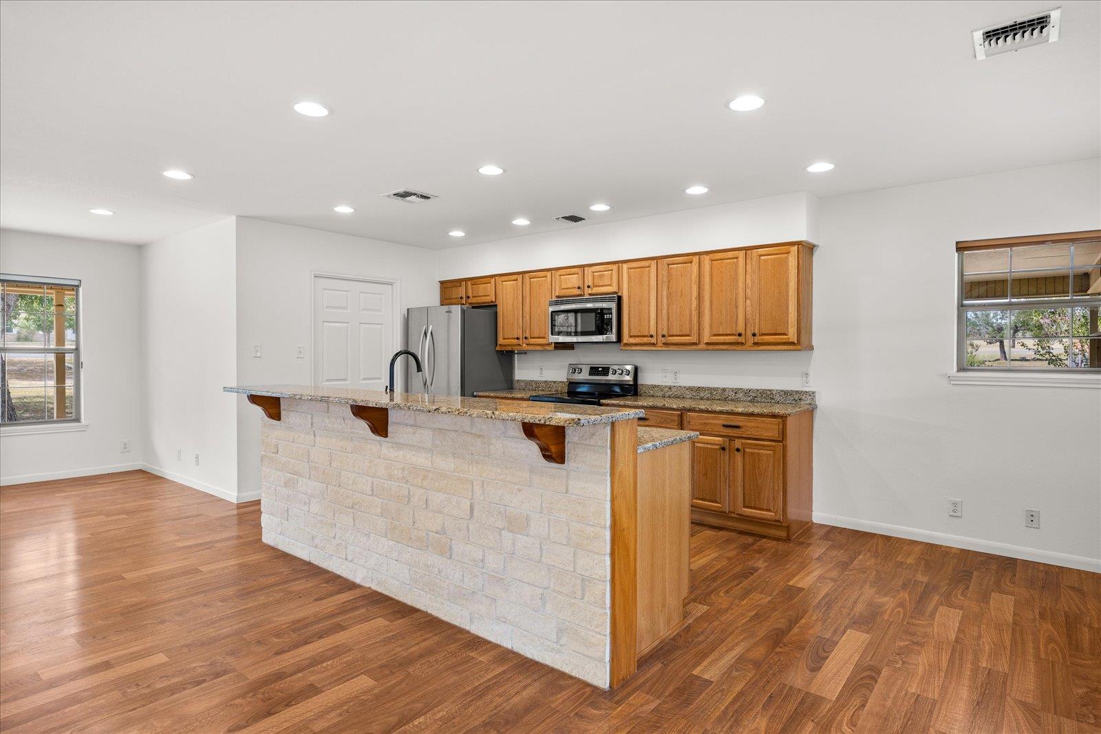 Image 11 of 38 For 711 Creek Rd