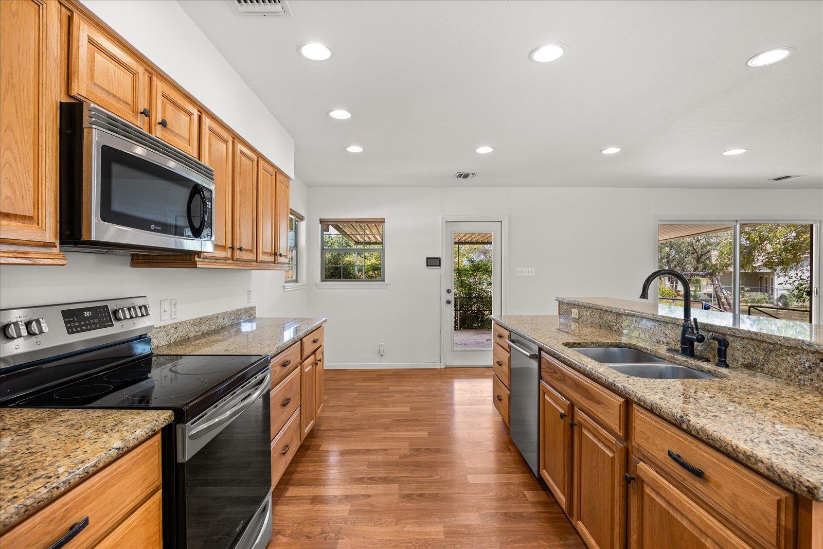 Image 13 of 38 For 711 Creek Rd