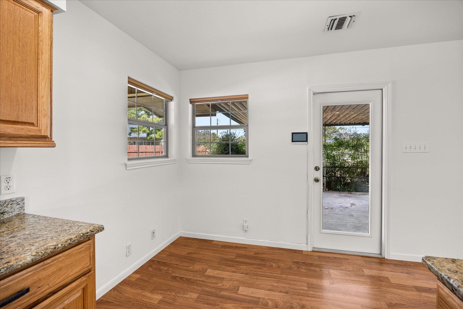 Image 15 of 38 For 711 Creek Rd