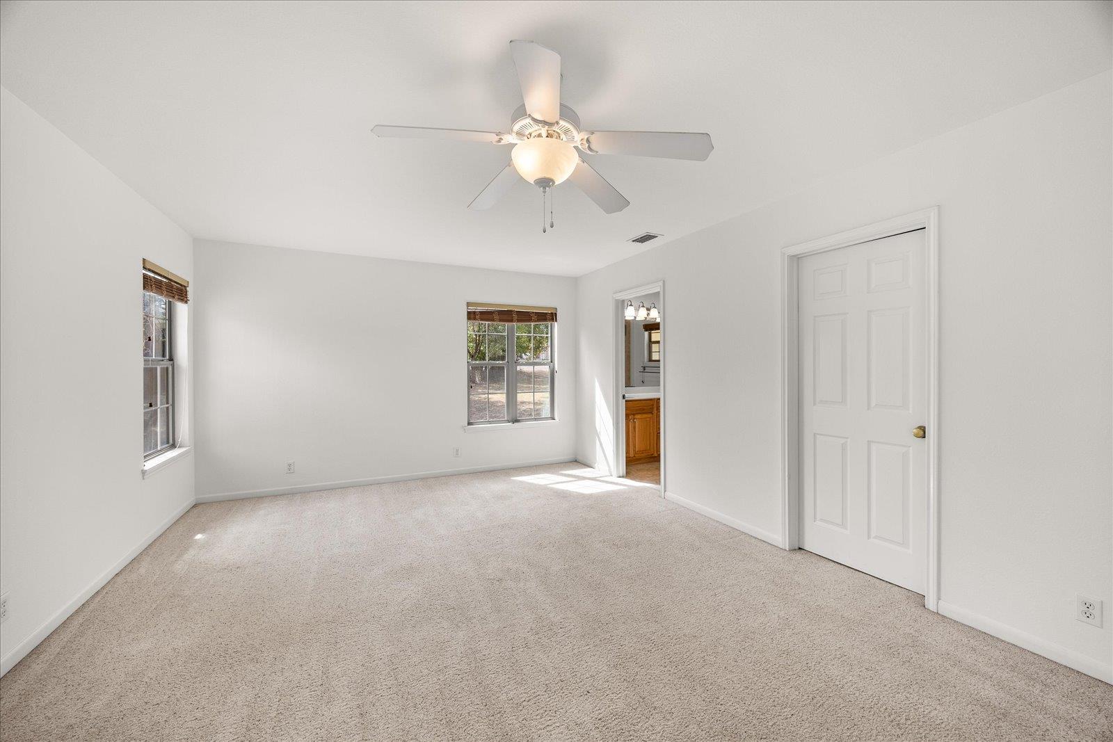 Image 18 of 38 For 711 Creek Rd