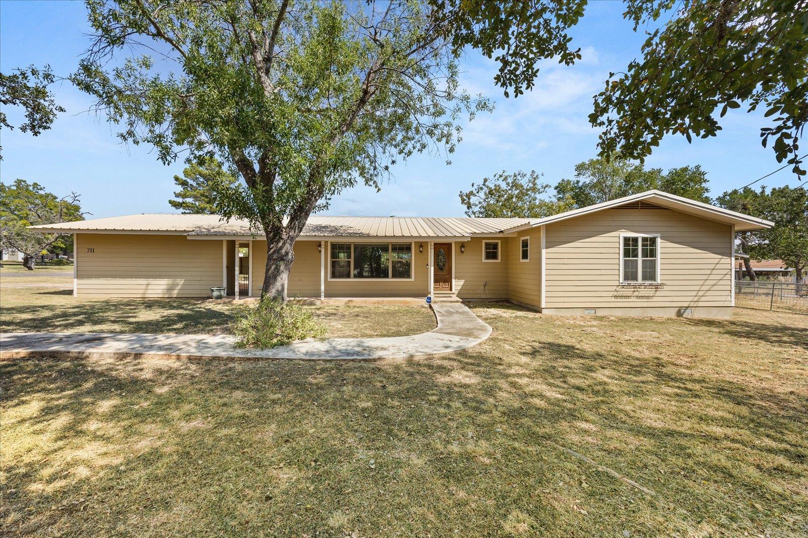 Image 2 of 38 For 711 Creek Rd