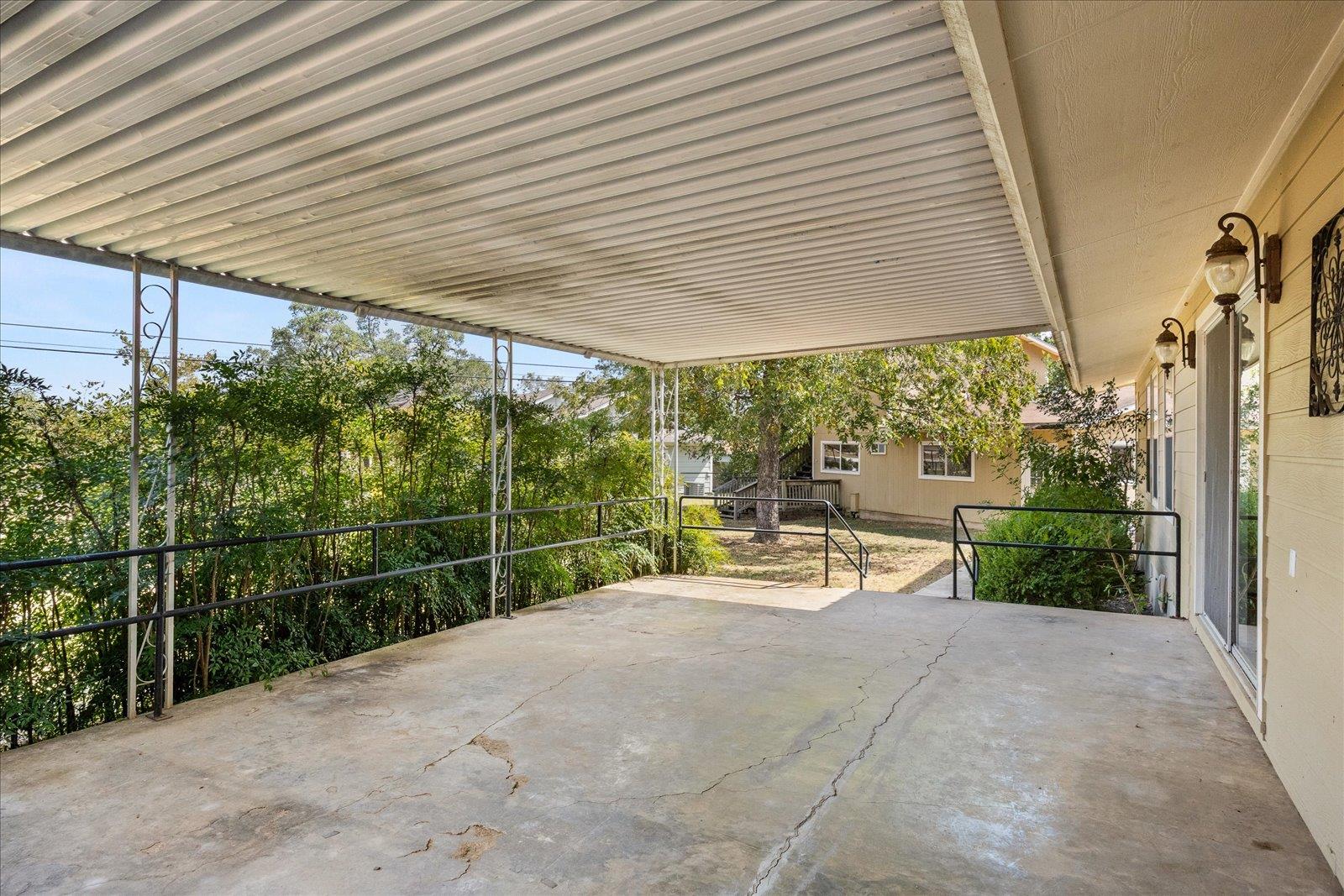 Image 28 of 38 For 711 Creek Rd