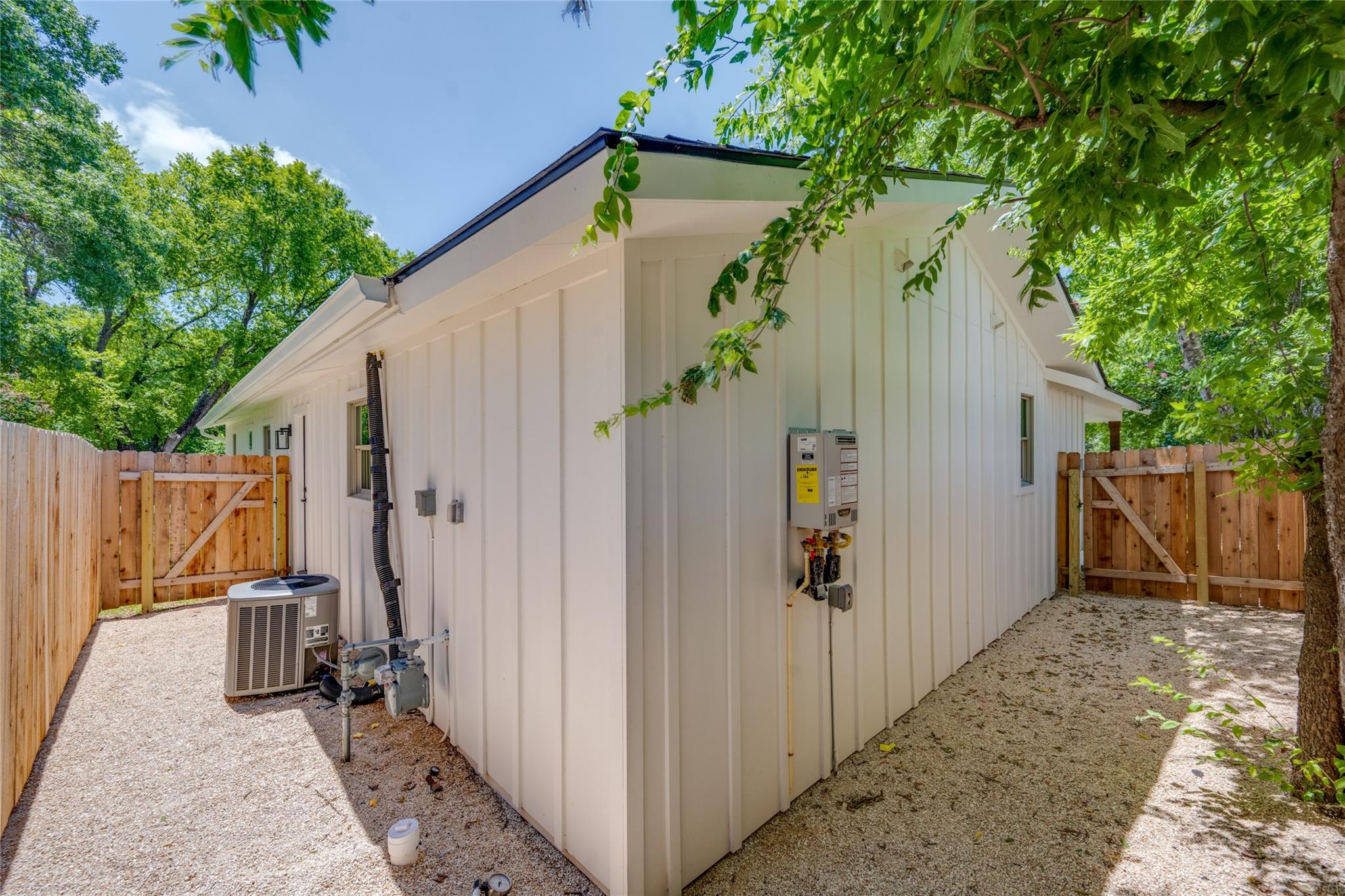 Image 28 of 28 For 1928 Miles Ave 1