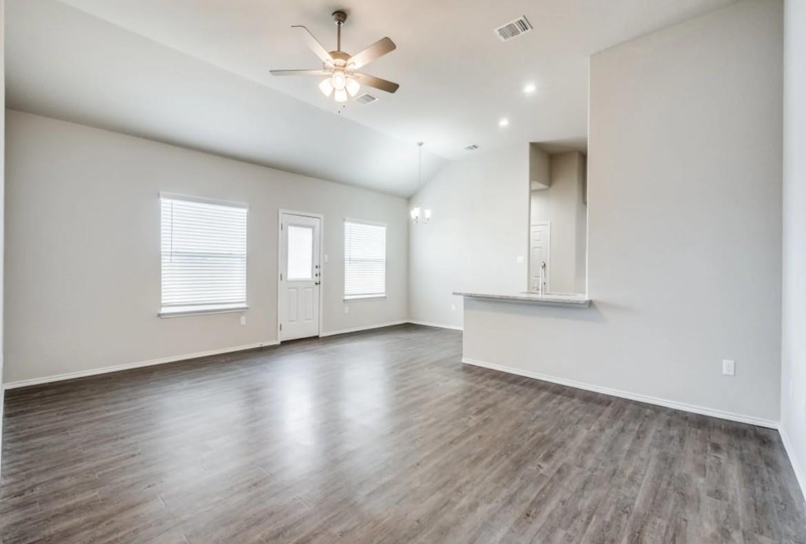 Image 2 of 9 For 626 Heather Way