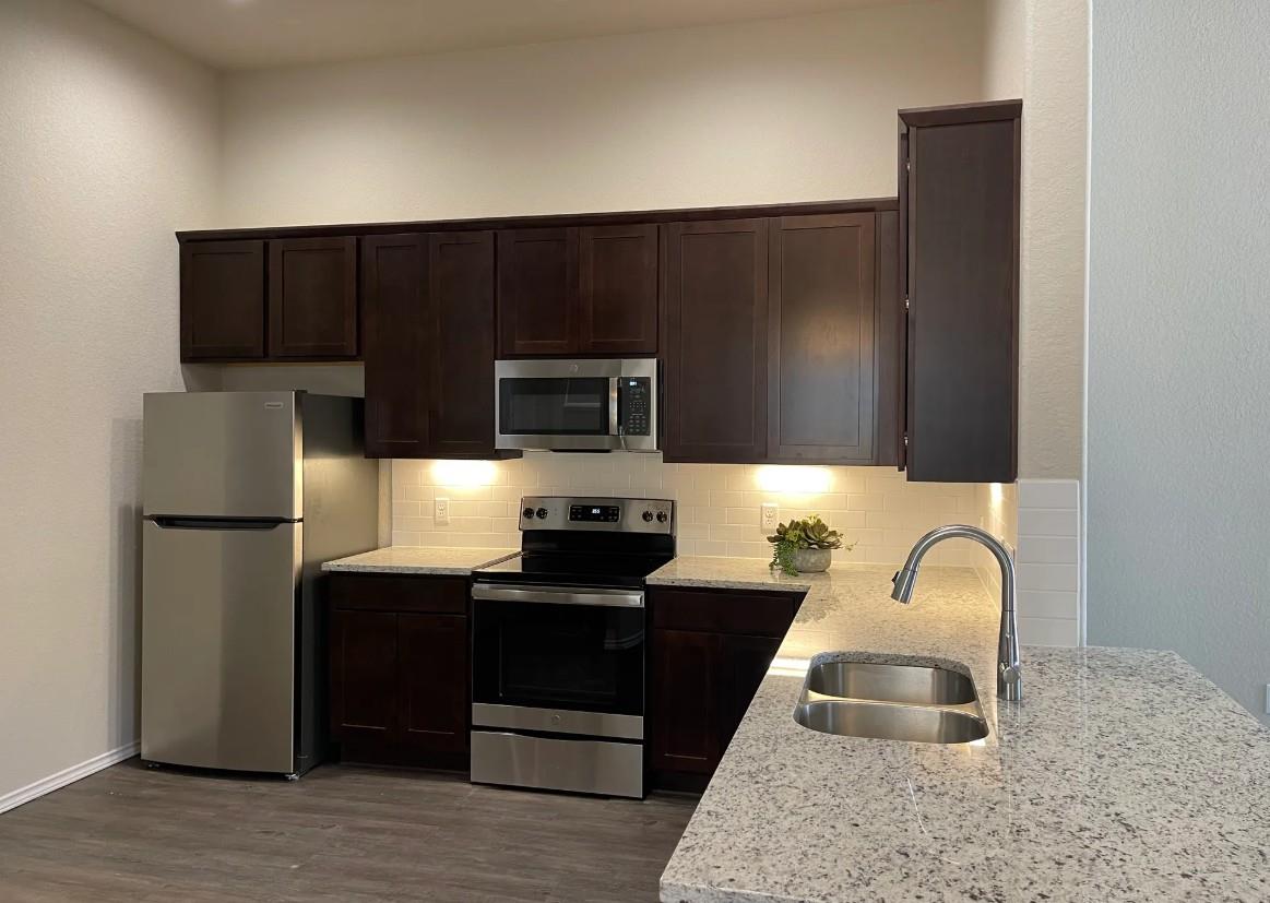 Image 8 of 9 For 626 Heather Way