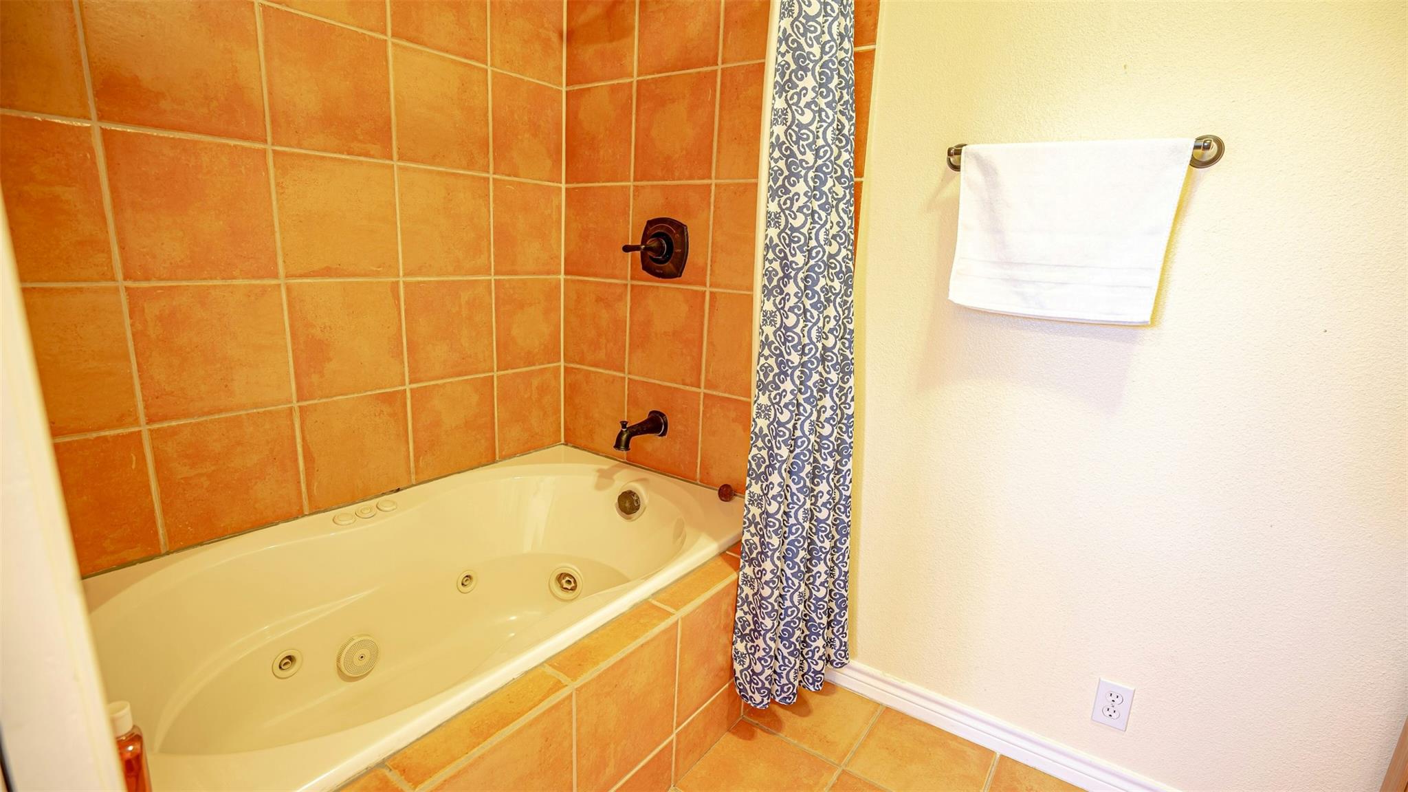 Image 16 of 27 For 1121 Bradstreet St