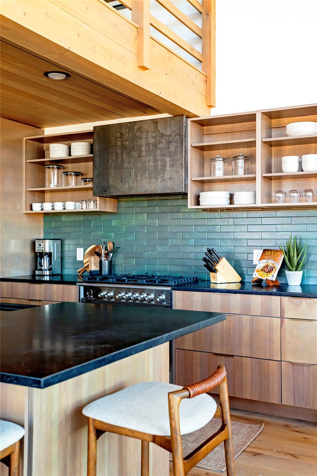 Image 16 of 40 For 9361 Us Highway 290 6