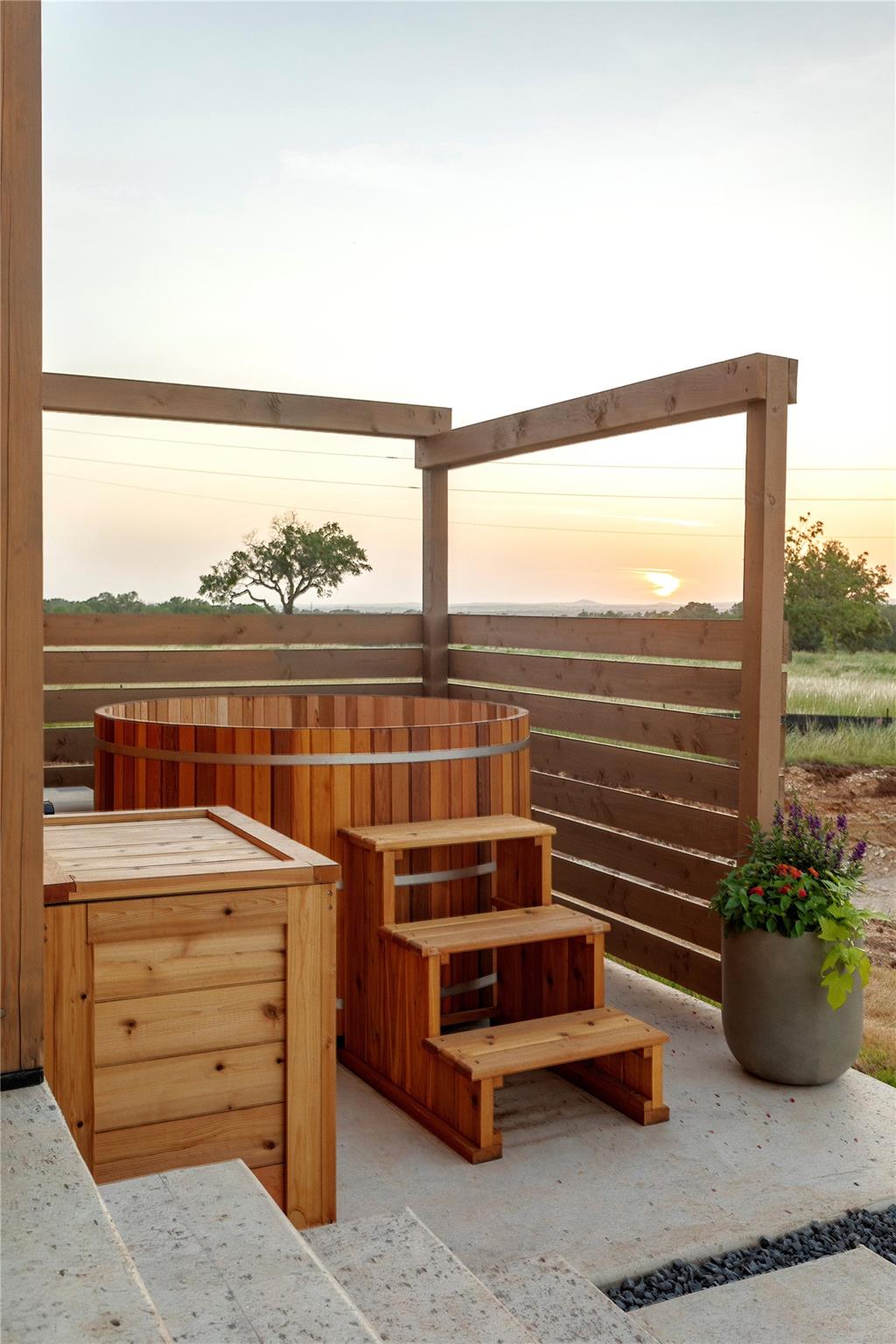 Image 35 of 40 For 9361 Us Highway 290 6