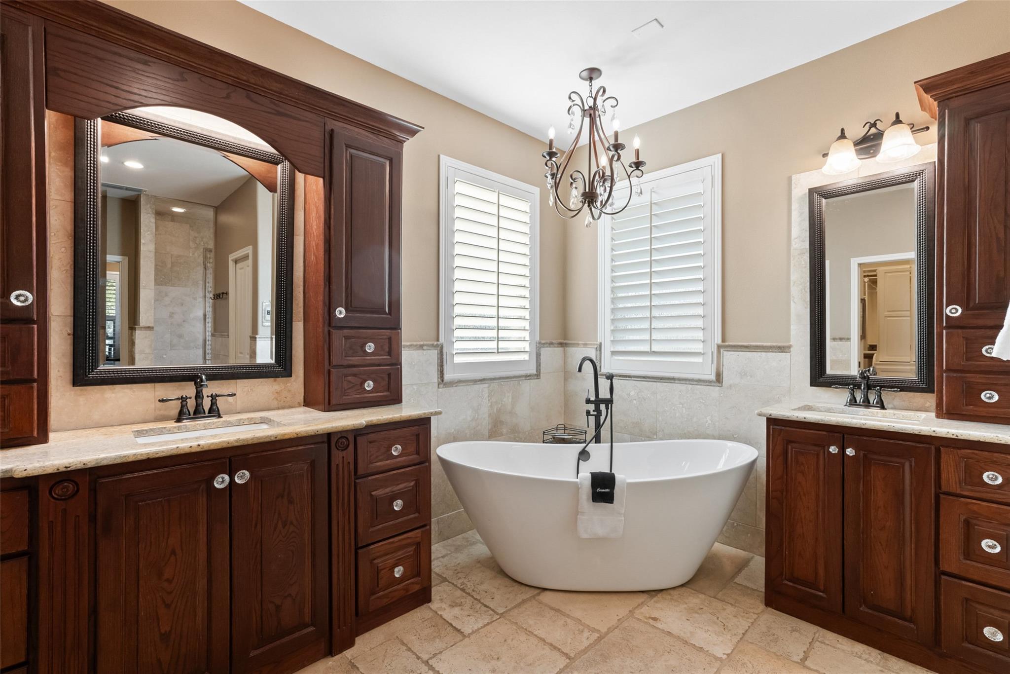 Image 21 of 40 For 259 Oak Hideaway Dr